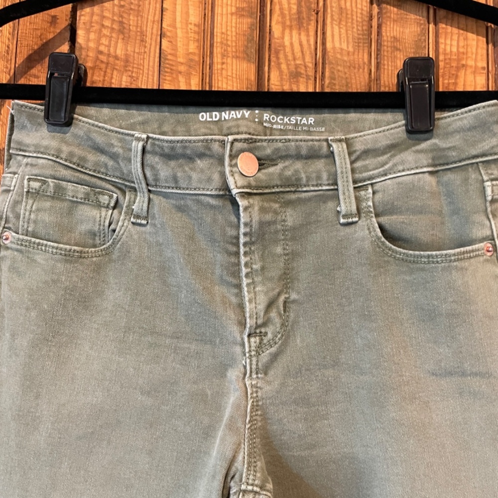 Old Navy Rockstar Mid-Rise Stretch Skinny Jeans - Size 6 - 2 pairs - Picture 5 of 15